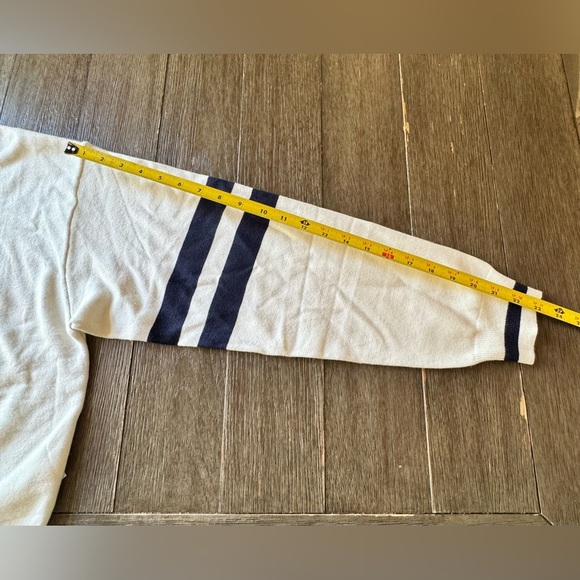 Classic New York V-Neck Sweater - White and Navy Blue NWT - Picture 6 of 10